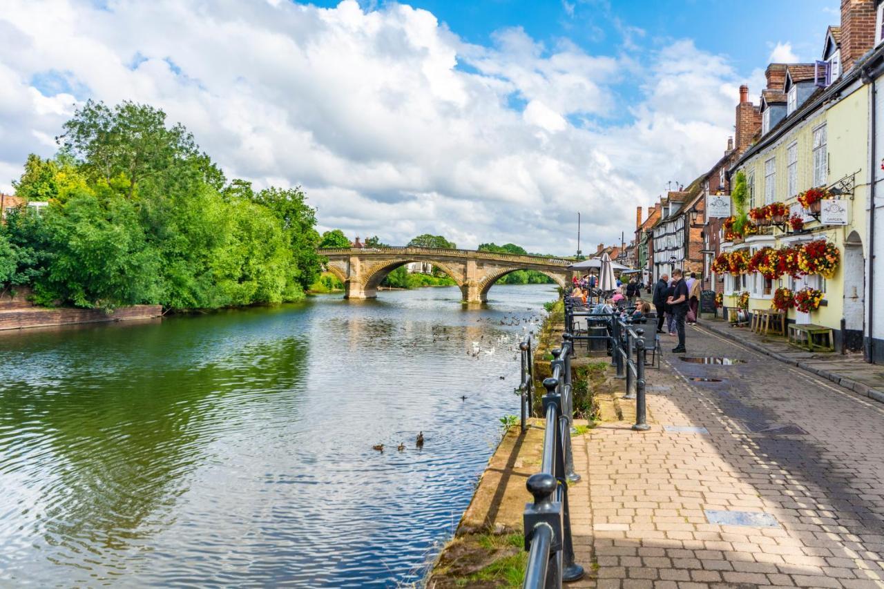 Bewdley River Cottage - Free Private Gated Parking For 2 Cars - River Front Location Exterior photo